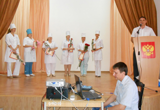 Компания «СиЭс Медика Астрахань», официальный дилер медицинской техники OMRON в регионе, присутствовала в жюри специально организованного конкурса, дарила подарки от компании OMRON и CS Medica