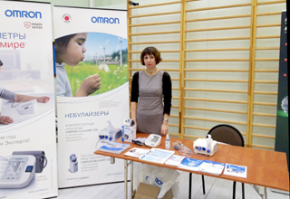 На стенде компании «СиЭс Медика Томск» были продемонстрированы возможности тонометров и небулайзеров OMRON