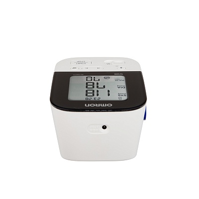 
                Автоматический тонометр на плечо OMRON M4 Intelli IT, рассчитывает среднее значение на основании трех измерений, произведенных за последние 10 минут