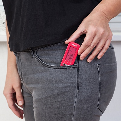 
                Монитор активности OMRON CaloriScan розовый, помещается в карман