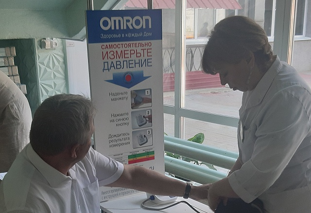 В акции «Узнай свое артериальное давление!» использовались тонометры OMRON