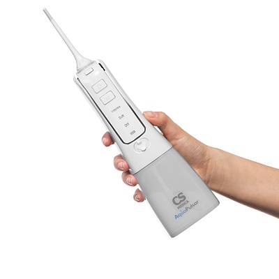 
                Ирригатор полости рта CS Medica AquaPulsar CS-8 Elite, белый, удобство подзарядки от USB-разъема компьютера через USB-кабель и от электросети с помощью адаптера