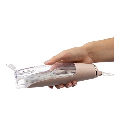 
                Ирригатор полости рта CS Medica AquaPulsar CS-3 PRO+, розовый, можно использовать не только в домашних условиях, но и в поездках и путешествиях