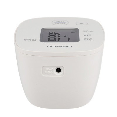 
                Тонометр OMRON M1 Basic с веерообразной манжетой, простое и удобное управление прибором