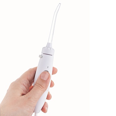 
                Ирригатор полости рта CS Medica AquaPulsar OS-1 ULTRA White, удобно лежит в руке, благодаря форме ручки и нескользящей поверхности