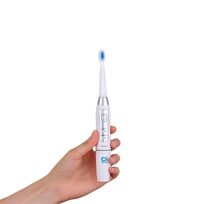 
                Электрическая звуковая зубная щетка CS Medica CS-262, удобна в использовании
