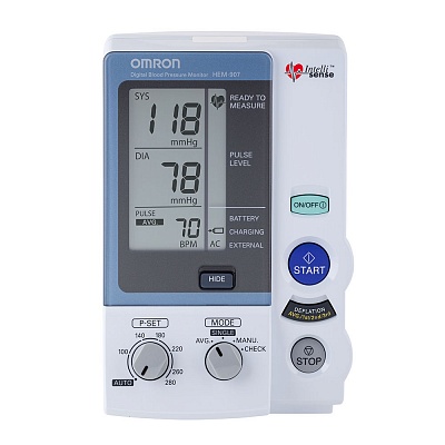 
                Профессиональный тонометр OMRON 907, фронтальный вид, дисплей включен