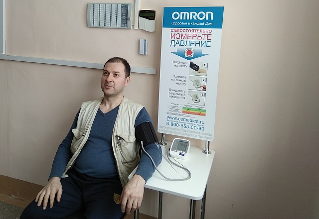 Столы с тонометрами OMRON установлены в 8 поликлиниках Челябинска