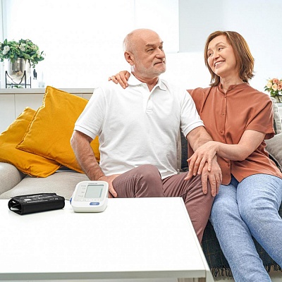 
                Тонометр OMRON M3 Expert, прибор имеет индикатор правильной фиксации манжеты