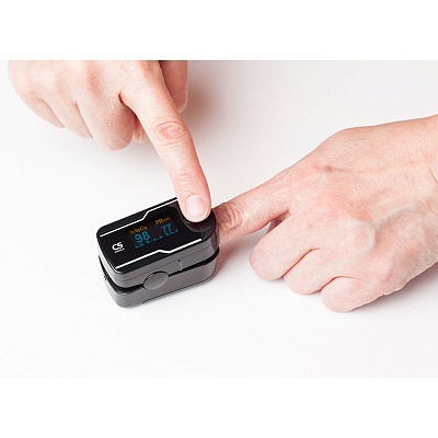 
                Пульсоксиметр MD300C21C черный, управляется одной кнопкой. Измеряет насыщение крови кислородом и пульс на пальце