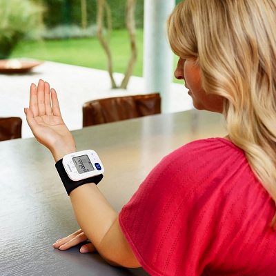 
                Тонометр OMRON RS3, точный результат