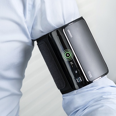 
                Тонометр OMRON EVOLV, всегда правильное положение манжеты 