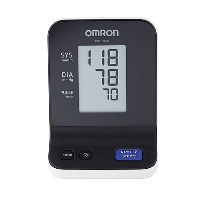 
                Профессиональный тонометр OMRON HPB-1100, фронтальный вид, дисплей включен