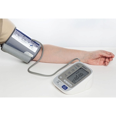 
                Тонометр OMRON M6 Comfort