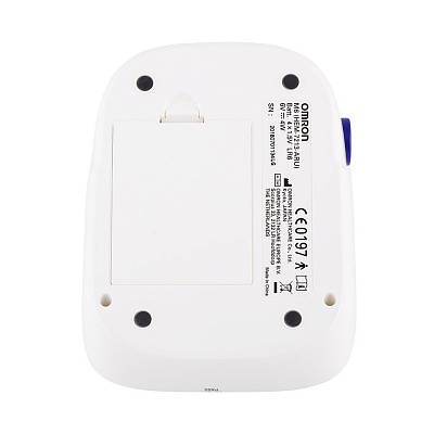 
                Тонометр OMRON M6, закрытый отсек для батареек